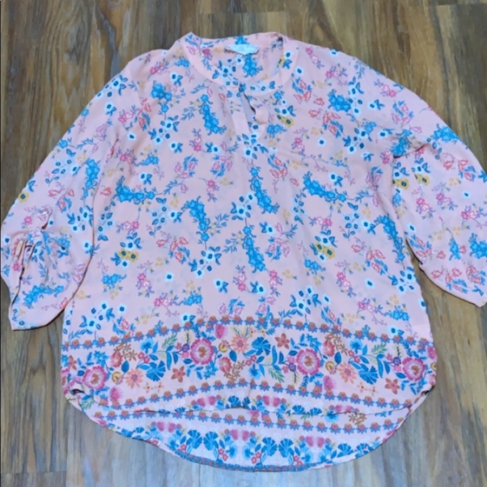 Women’s top size medium